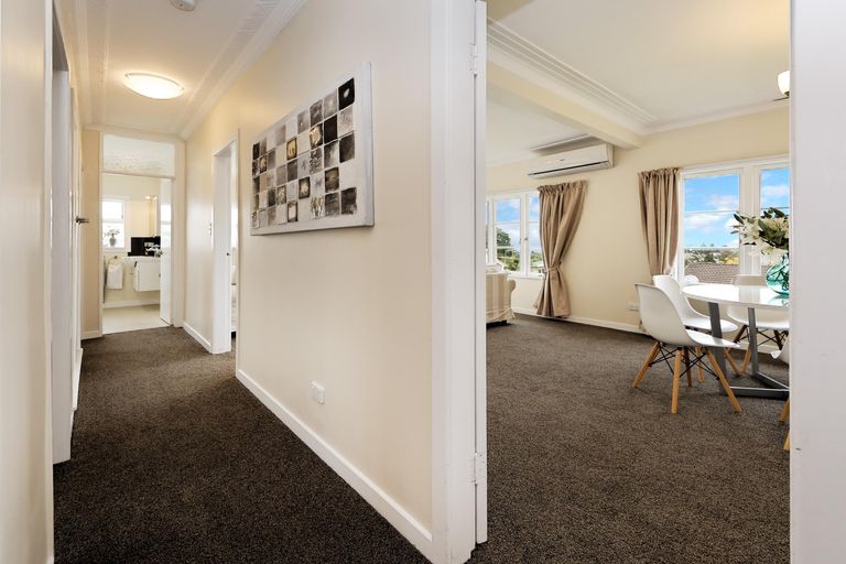 Photo of property in 110 Golf Road, New Lynn, Auckland, 0600