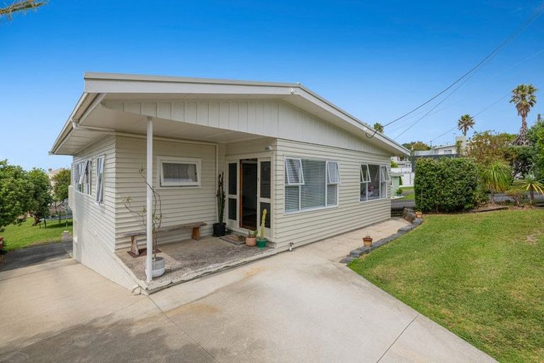 Photo of property in 1031 Whangaparaoa Road, Tindalls Beach, Whangaparaoa, 0930