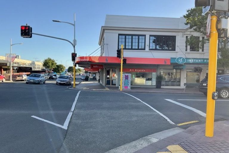 Photo of property in 1/143 Great South Road, Papakura, 2110