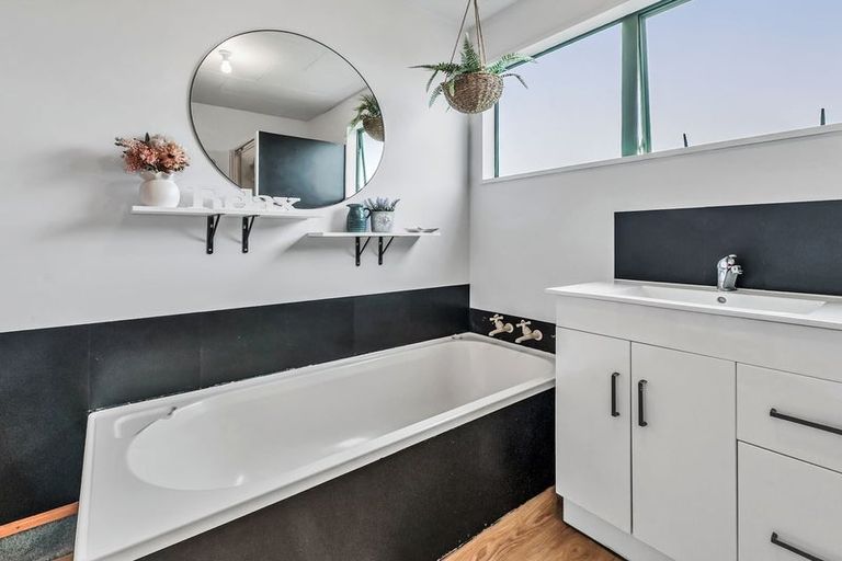 Photo of property in 19 Mclaughlins Road, Darfield, 7510