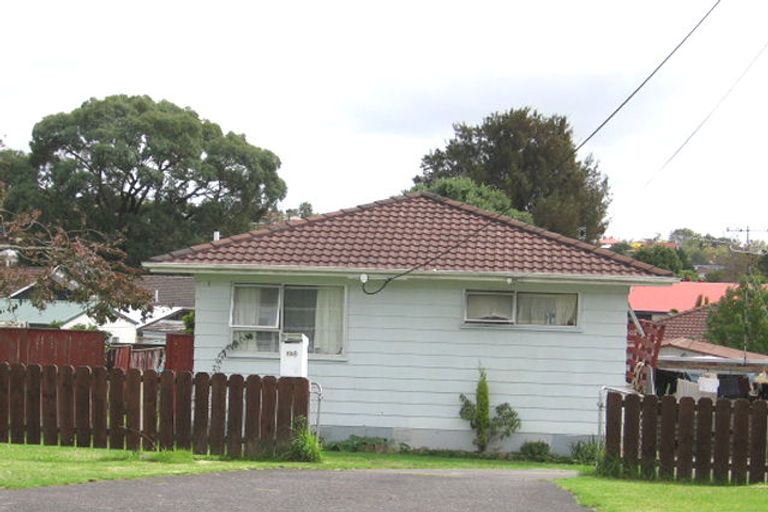 Photo of property in 128 Colwill Road, Massey, Auckland, 0614