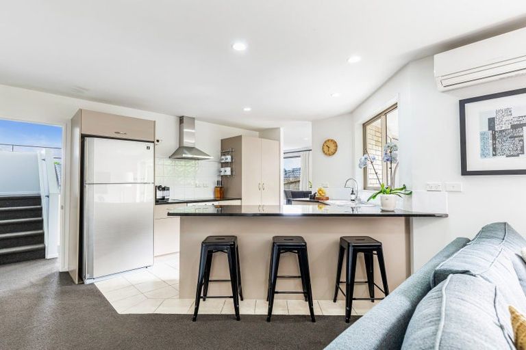 Photo of property in 23 Henry Partington Place, Greenhithe, Auckland, 0632