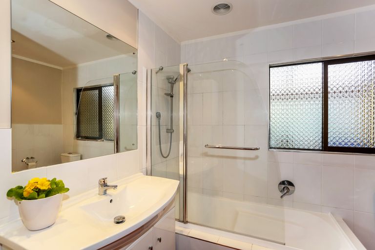 Photo of property in 55 Ohiwa Road, Papakura, 2582