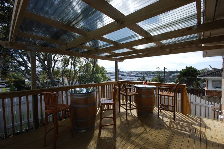 Photo of property in 1/10 Anne Road, Hillcrest, Auckland, 0627