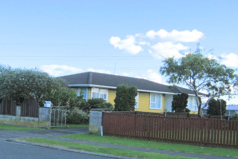 Photo of property in 21 Zelda Avenue, Clover Park, Auckland, 2023
