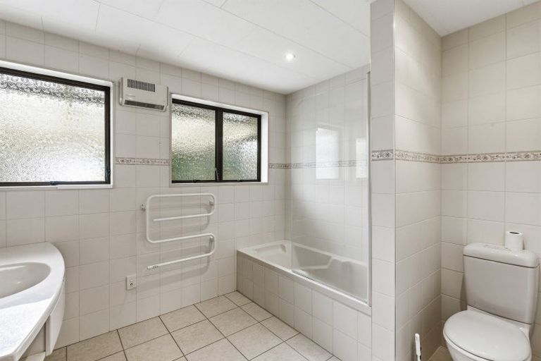 Photo of property in 27 Brandon Street, Otaki, 5512