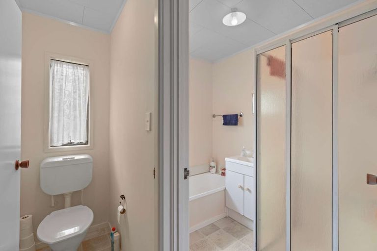 Photo of property in 84 Sykes Road, Weymouth, Auckland, 2103