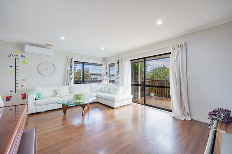 Photo of property in 2/16 James Street, Bayview, Auckland, 0629