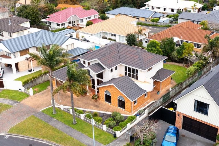 Photo of property in 11 Kahala Place, West Harbour, Auckland, 0618