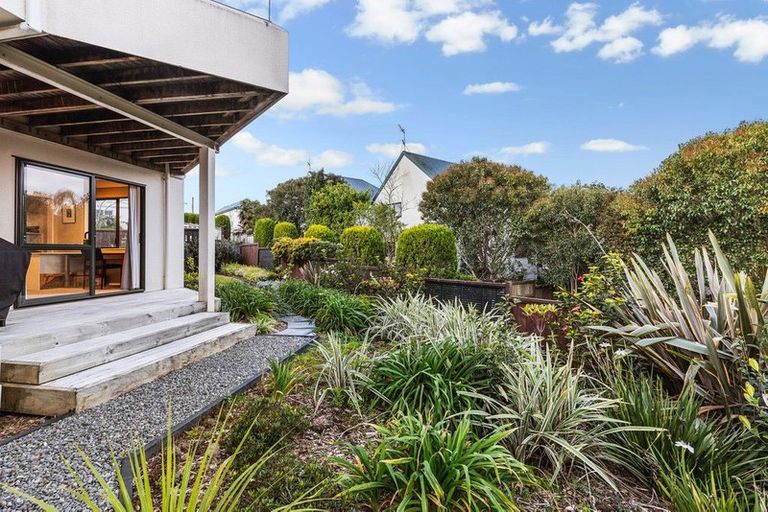 Photo of property in 1/262 Onewa Road, Birkenhead, Auckland, 0626