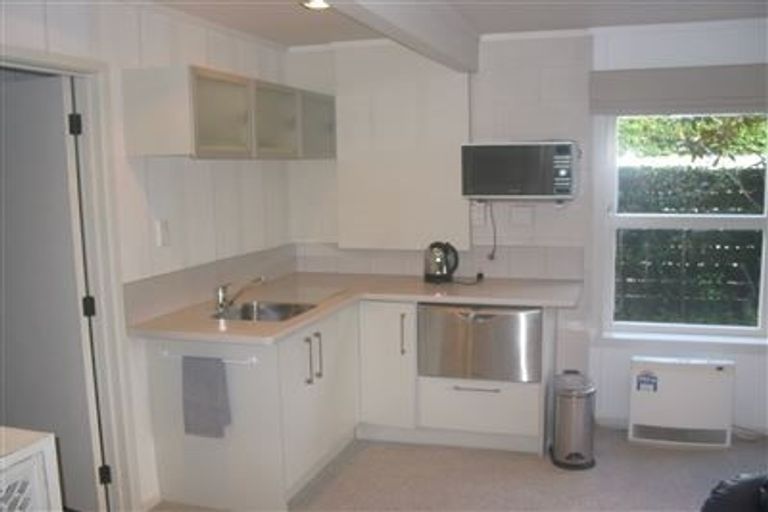 Photo of property in 1/14 Frieston Road, Milford, Auckland, 0620