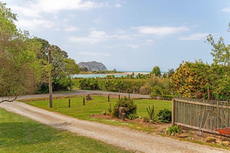 Photo of property in 4 Hinekura Road, Tolaga Bay, 4077