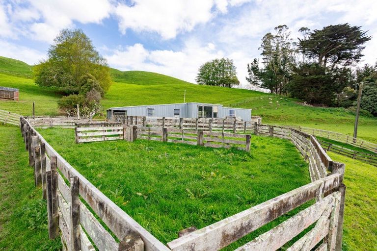 Photo of property in 38 Titoki Road, Waikanae Beach, Waikanae, 5036