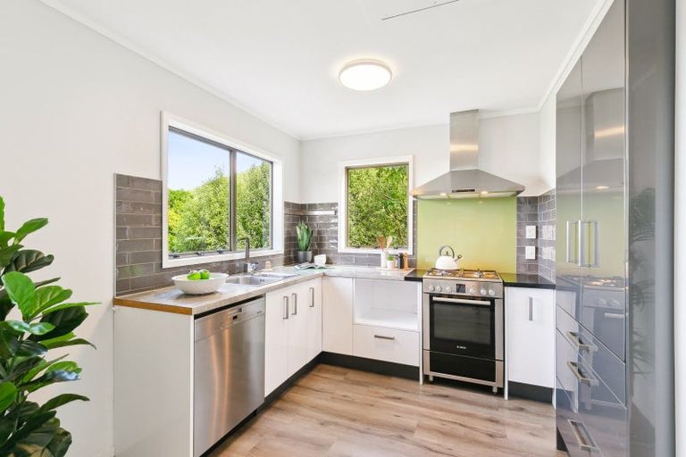 Photo of property in 17b Govind Grove, Ngaio, Wellington, 6035