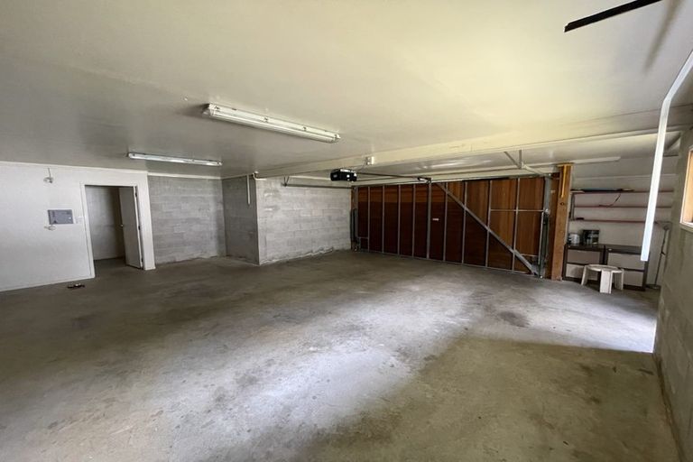 Photo of property in 1 Calypso Place, Rothesay Bay, Auckland, 0630