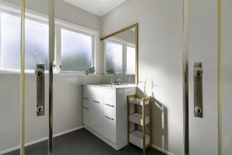 Photo of property in 34 Marriott Road, Pakuranga, Auckland, 2010