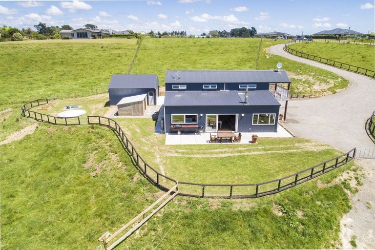 Photo of property in 34 Highland View Drive, Tokomaru, Palmerston North, 4474