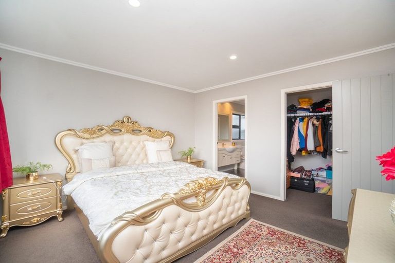 Photo of property in 1 Angelina Way, Kelvin Grove, Palmerston North, 4414