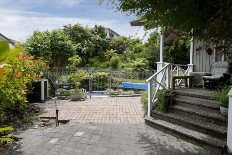 Photo of property in 18 Ingle Avenue, Waipahihi, Taupo, 3330