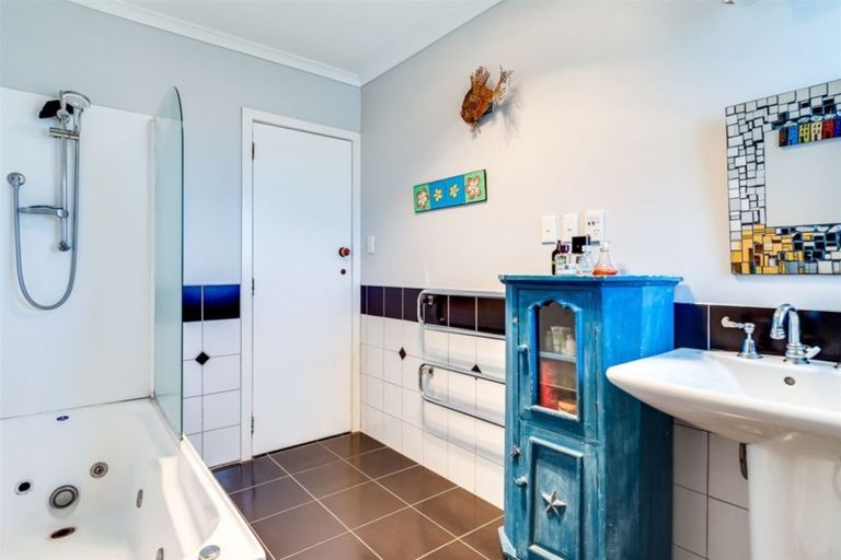 Photo of property in 68 Rogers Road, Bay View, Napier, 4104