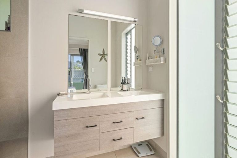 Photo of property in 1154a East Coast Road, Redvale, Auckland, 0794