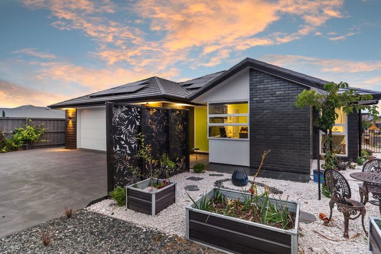 Photo of property in 14 Deans Place, Amberley, 7410