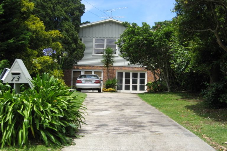 Photo of property in 13 Domain Road, Mangere Bridge, Auckland, 2022