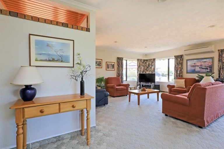 Photo of property in 8a Wilton Row, Taradale, Napier, 4112