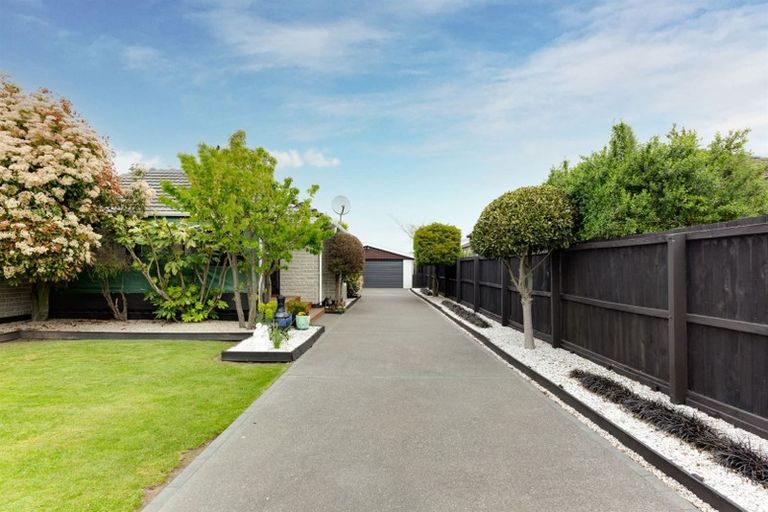 Photo of property in 15 Elwyn Place, Avonhead, Christchurch, 8042