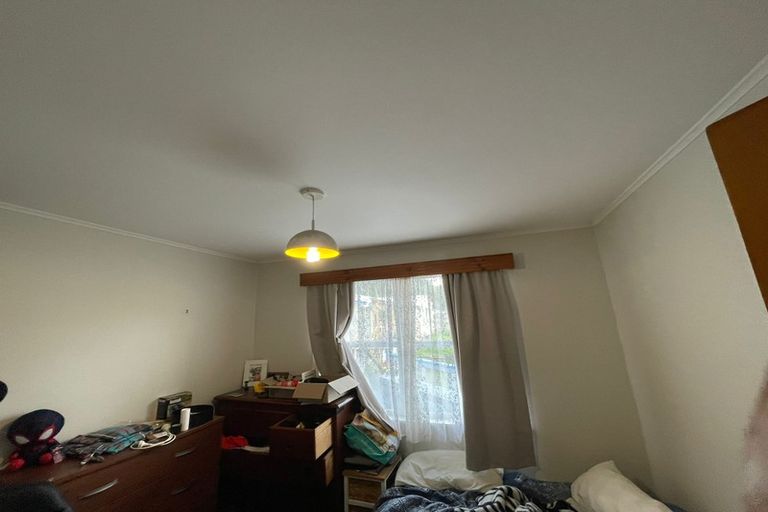 Photo of property in 5 Lex Avenue, Green Bay, Auckland, 0604