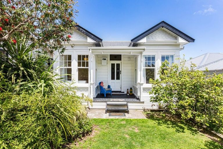 Photo of property in 69 Herald Street, Berhampore, Wellington, 6023