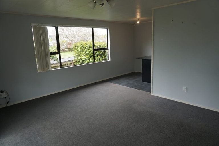 Photo of property in 2/170 Old Wairoa Road, Papakura, 2110