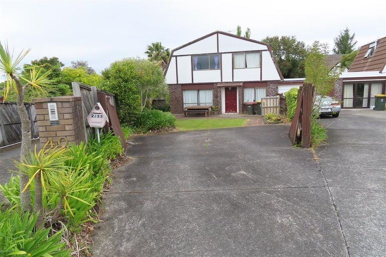 Photo of property in 2/33 Curacao Place, Half Moon Bay, Auckland, 2012