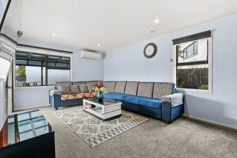 Photo of property in 97 Everglade Drive, Totara Heights, Auckland, 2105