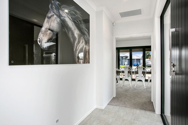 Photo of property in 35 Tulip Drive, Cambridge, 3434