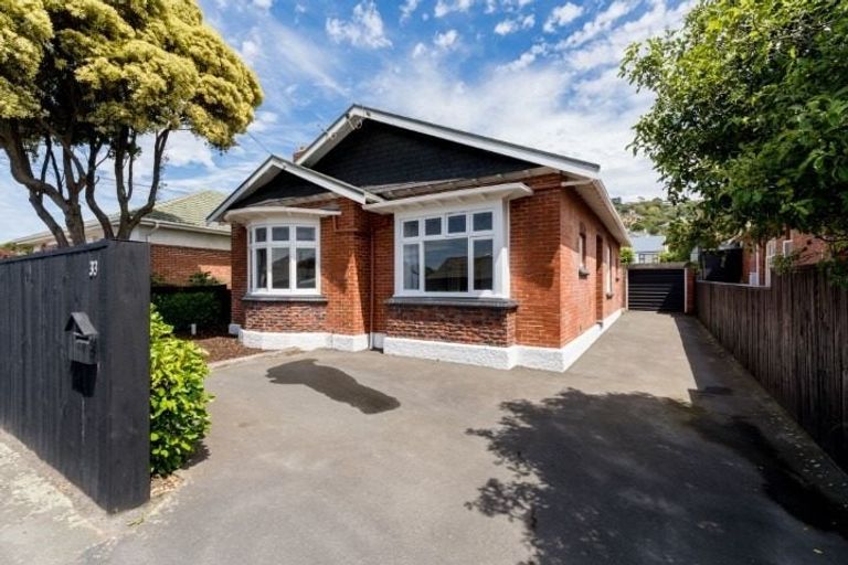 Photo of property in 33 Beach Street, Saint Clair, Dunedin, 9012