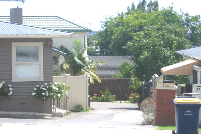 Photo of property in 21a Raleigh Road, Northcote, Auckland, 0627