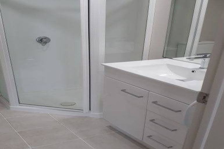 Photo of property in 3r/10 Crown Lynn Place, New Lynn, Auckland, 0600