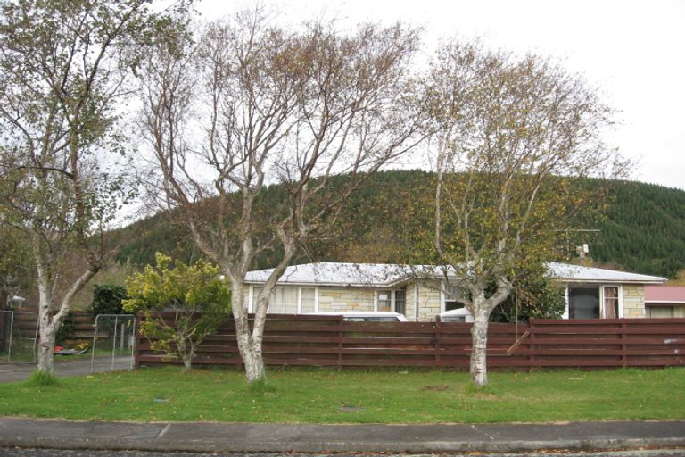 Photo of property in 14 Buckley Grove, Paraparaumu, 5032