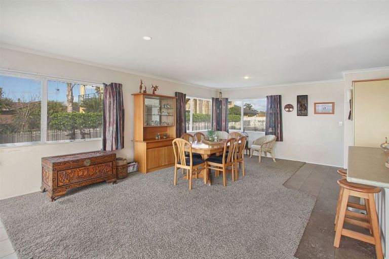 Photo of property in 46 Torkar Road, Clarks Beach, 2122