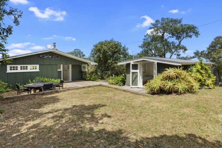 Photo of property in 3 Kowhai Terrace, Leigh, 0985