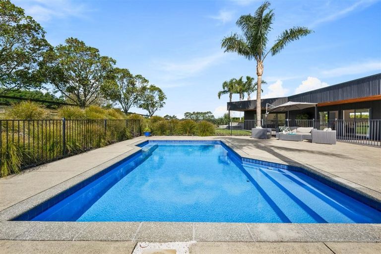 Photo of property in 206 Trigg Road, Kumeu, 0891