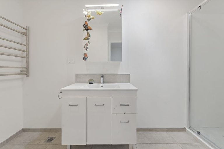 Photo of property in 15b Sealord Place, Manurewa, Auckland, 2102