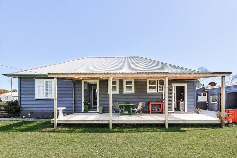 Photo of property in 25 Cobden Street, Westport, 7825