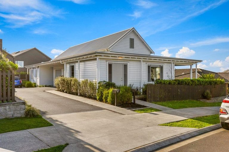 Photo of property in 4 Kuku Avenue, Red Beach, 0932