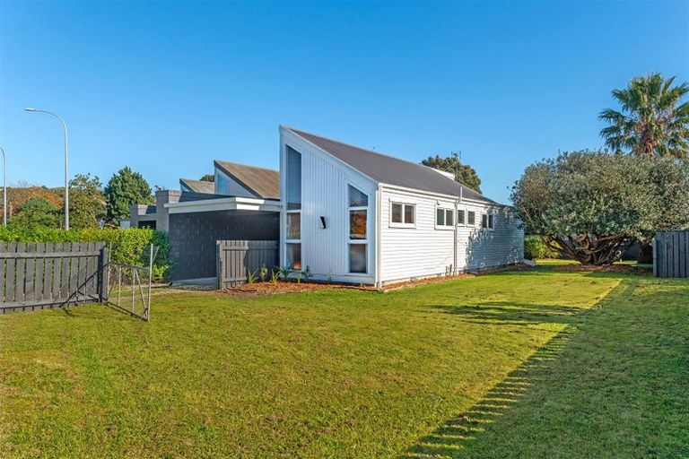 Photo of property in 28 De Lautour Road, Inner Kaiti, Gisborne, 4010