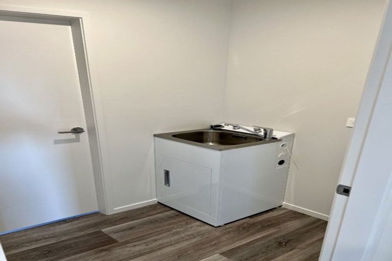 Photo of property in 16 Wrybill Way, Welcome Bay, Tauranga, 3112