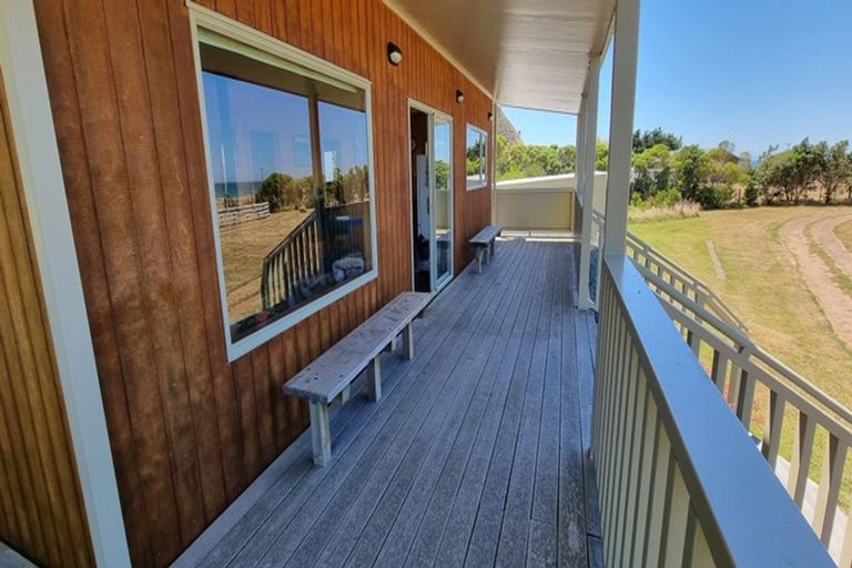 Photo of property in 402 Tora Farm Settlement Road, Tora, Martinborough, 5782