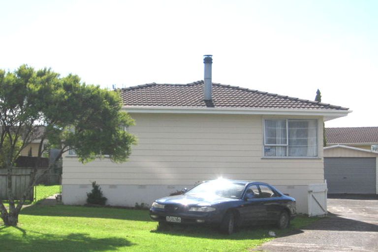 Photo of property in 12 Newham Place, Henderson, Auckland, 0612