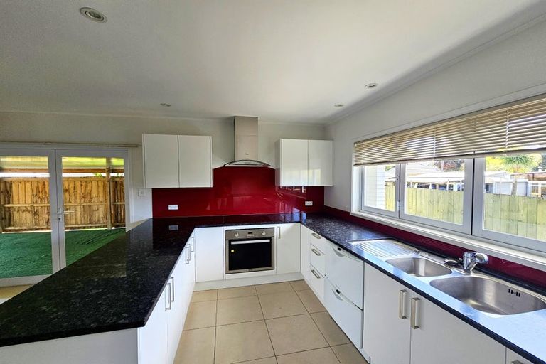 Photo of property in 90 Tirimoana Road, Te Atatu South, Auckland, 0602